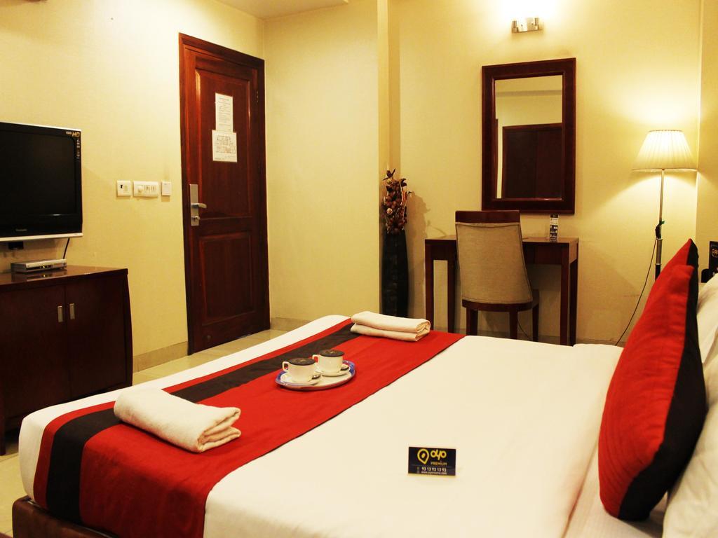 Отель Oyo Premium Kaushambi Indirapuram Экстерьер фото