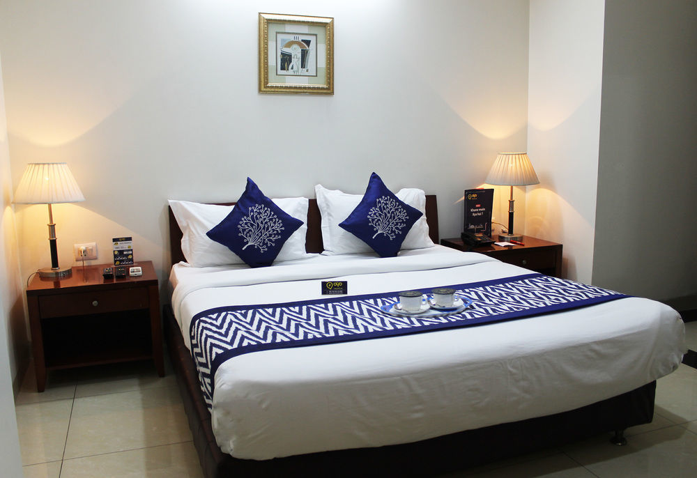 Отель Oyo Premium Kaushambi Indirapuram Экстерьер фото
