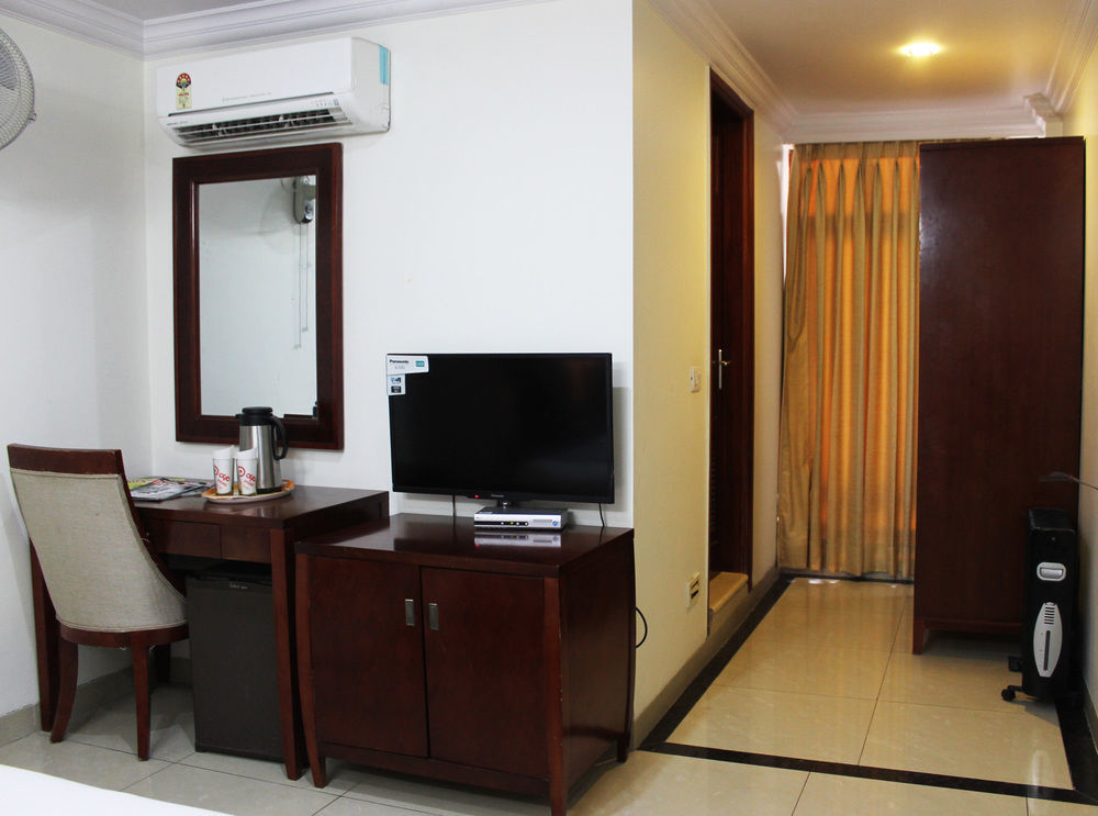 Отель Oyo Premium Kaushambi Indirapuram Экстерьер фото